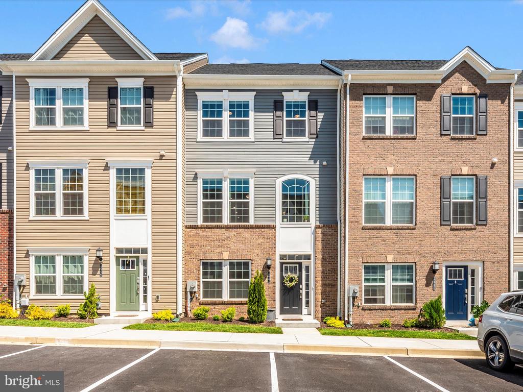 1444 CLINGMANS DOME DR, FREDERICK, MD 21702, 3 Bedrooms Bedrooms, ,3 BathroomsBathrooms,Residential,For Sale,CLINGMANS DOME DR,MDFR2063620