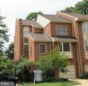 10233 ASPEN WILLOW DRIVE, FAIRFAX, VA 22032, 2 Bedrooms Bedrooms, ,3 BathroomsBathrooms,Residential Lease,For Rent,ASPEN WILLOW,VAFC2006264