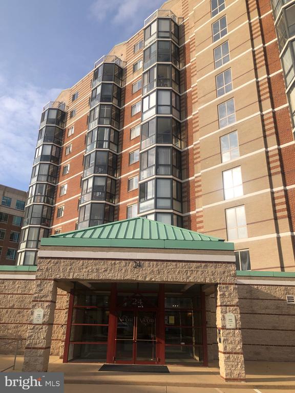 24 COURTHOUSE SQUARE 703, ROCKVILLE, MD 20850, 2 Bedrooms Bedrooms, ,1 BathroomBathrooms,Residential,For Sale,COURTHOUSE,7,MDMC2175400