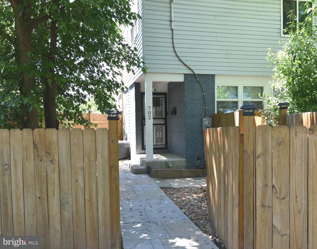 702 56TH PLACE NE, WASHINGTON, DC 20019, 3 Bedrooms Bedrooms, ,2 BathroomsBathrooms,Residential Lease,For Rent,56TH,DCDC2201884