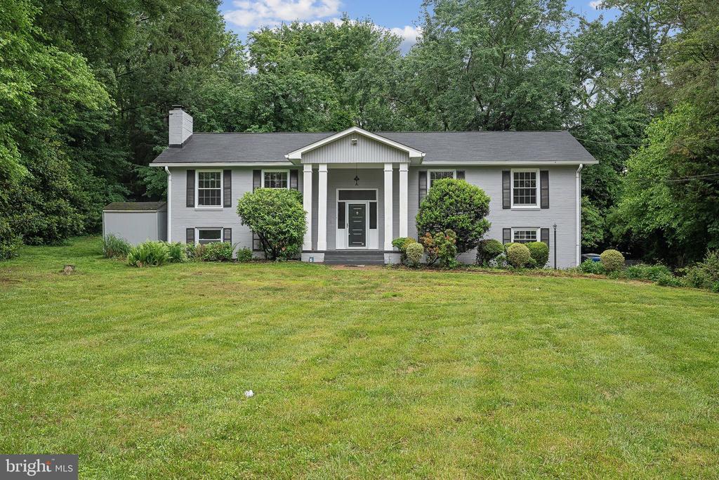 9239 VERNON DRIVE, GREAT FALLS, VA 22066, 5 Bedrooms Bedrooms, ,3 BathroomsBathrooms,Residential Lease,For Rent,VERNON,VAFX2242836