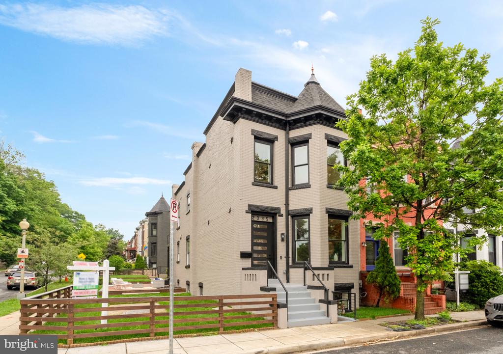 2035 NORTH CAPITOL STREET NE, WASHINGTON, DC 20002, 4 Bedrooms Bedrooms, ,3 BathroomsBathrooms,Residential,For Sale,NORTH CAPITOL,DCDC2192014