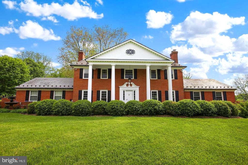 22 HAWLINGS COURT, BROOKEVILLE, MD 20833, 5 Bedrooms Bedrooms, ,4 BathroomsBathrooms,Residential,For Sale,HAWLINGS,MDMC2173180