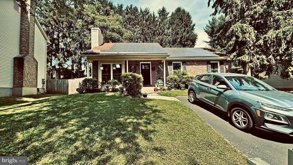 19044 MCFARLIN DRIVE, GERMANTOWN, MD 20874, 5 Bedrooms Bedrooms, ,3 BathroomsBathrooms,Residential,For Sale,MCFARLIN,MDMC2182840