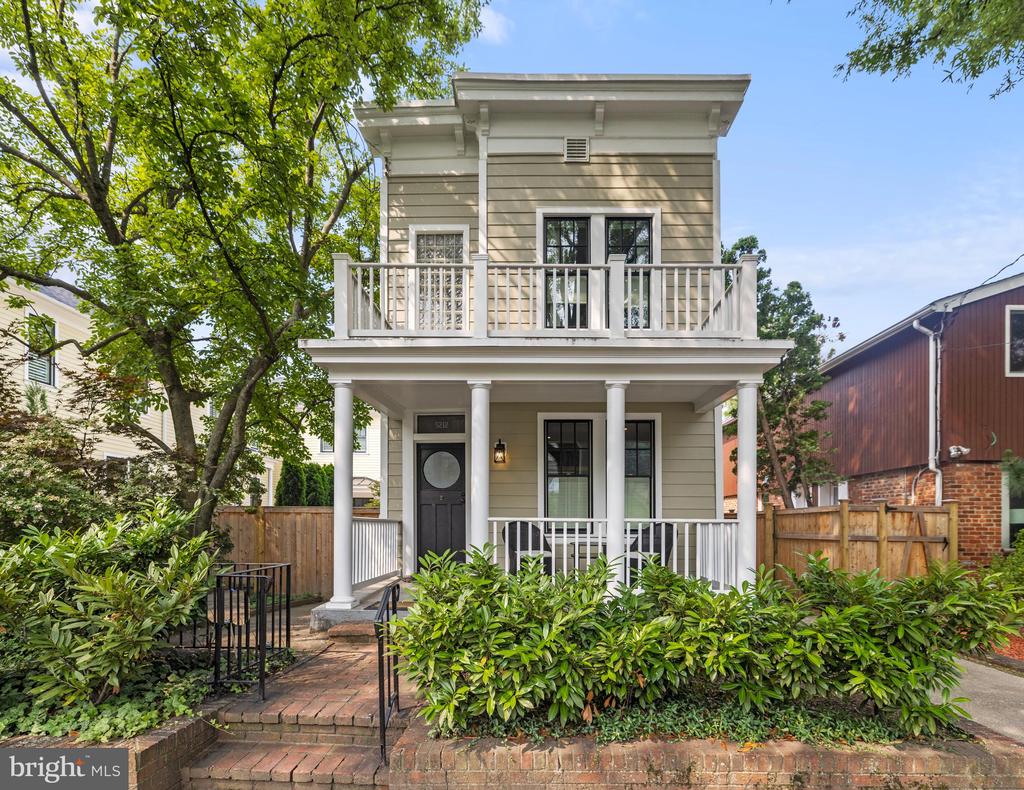 5212 MACARTHUR BOULEVARD NW, WASHINGTON, DC 20016, 2 Bedrooms Bedrooms, ,2 BathroomsBathrooms,Residential Lease,For Rent,MACARTHUR,DCDC2203710