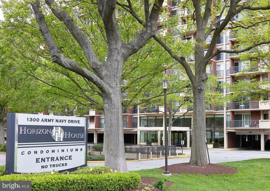 1300 ARMY NAVY DRIVE 612, ARLINGTON, VA 22202, 1 Bedroom Bedrooms, ,1 BathroomBathrooms,Residential Lease,For Rent,ARMY NAVY,6,VAAR2057016